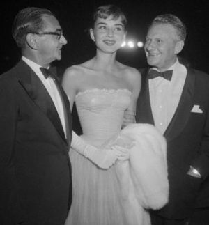 Audrey Hepburn and Irving Berlin at premiere of William Wylers Roman Holiday 1953.JPG